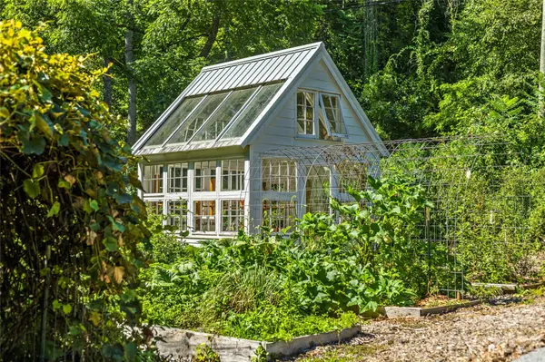 820 Merrills Cove RD, Asheville, NC 28803