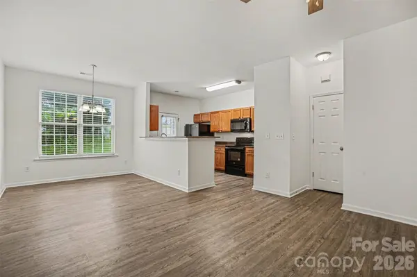 7763 Abigail Glen DR, Charlotte, NC 28212
