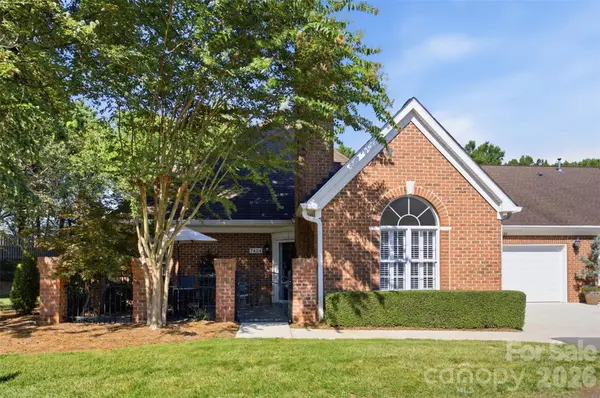 7424 Hurstbourne Green DR, Charlotte, NC 28277