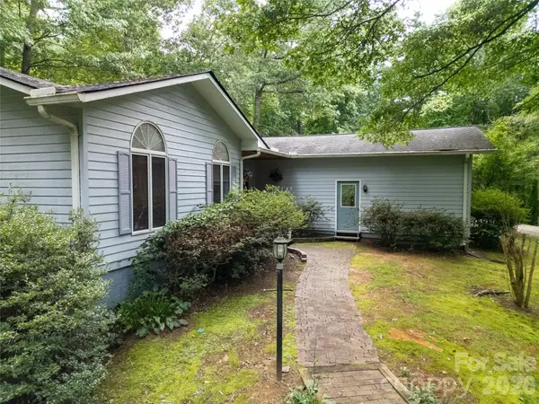 149 Tucked In LN, Brevard, NC 28712