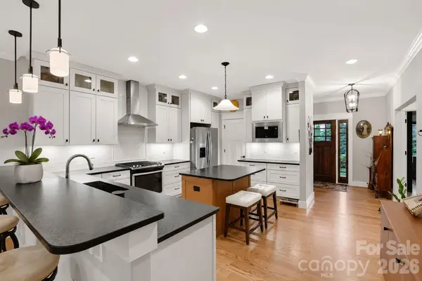 202 Midland AVE, Black Mountain, NC 28711
