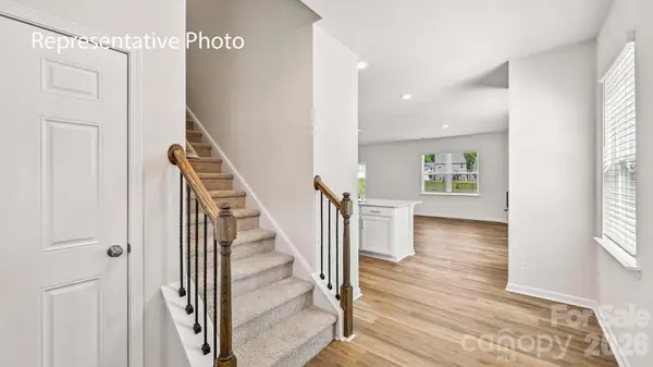 1437 7th Street DR NE, Hickory, NC 28601