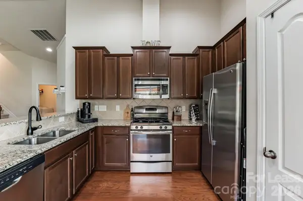 5826 Castlecove RD, Charlotte, NC 28273