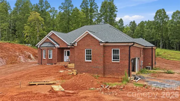 3242 Cornwell DR, Morganton, NC 28655