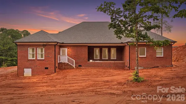 3242 Cornwell DR, Morganton, NC 28655