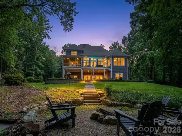 1820 Southpoint LN, New London, NC 28127