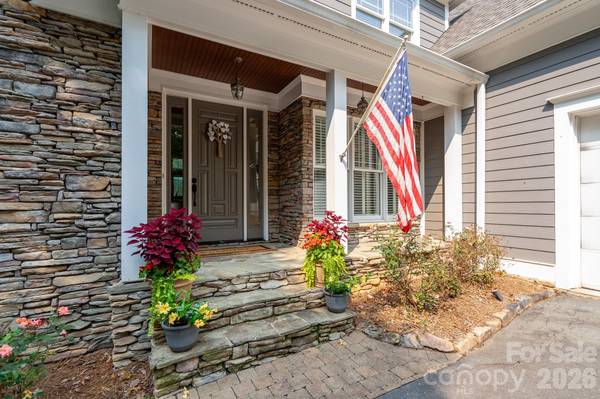 1820 Southpoint LN, New London, NC 28127