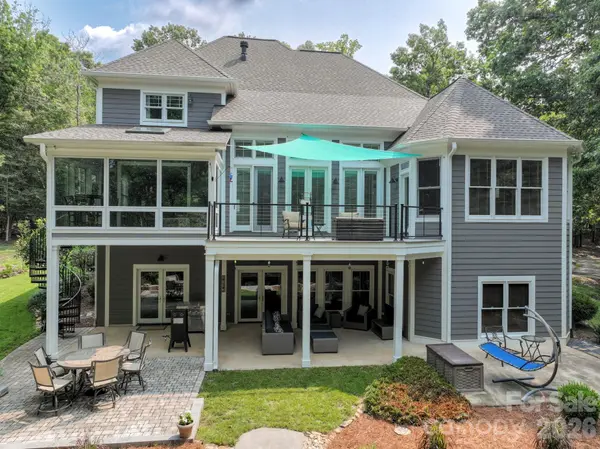 1820 Southpoint LN, New London, NC 28127