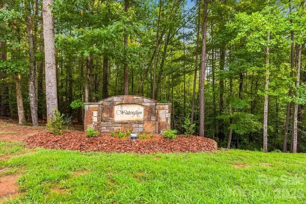 178 Lentz Landing LN, Nebo, NC 28761