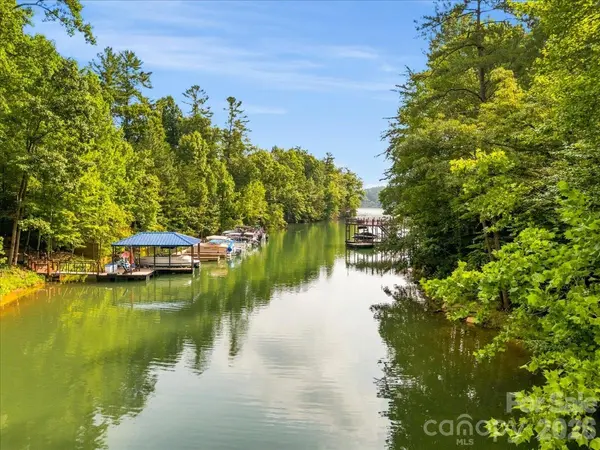 178 Lentz Landing LN, Nebo, NC 28761