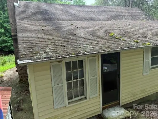 1526 Bills Creek RD, Lake Lure, NC 28746