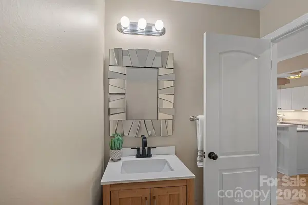 3520 Colony RD #I, Charlotte, NC 28211