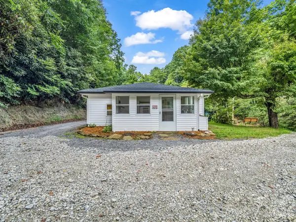 60 Owenby Cove RD, Fairview, NC 28730