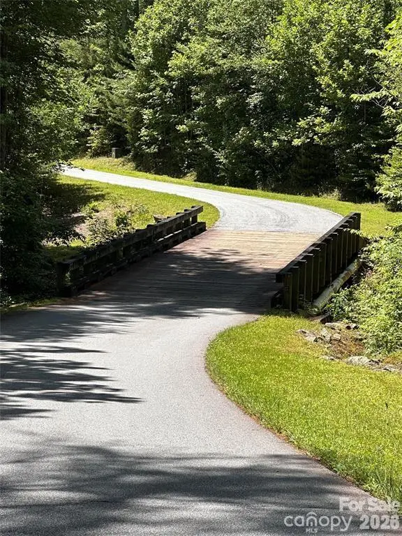 66 Boone Cove RD, Zirconia, NC 28790