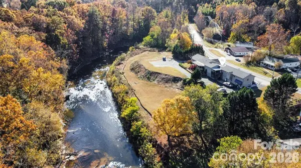 2415 A,B & 2441 S Center ST, Hickory, NC 28602