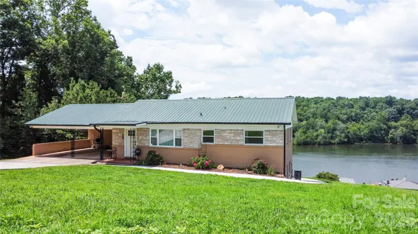 4852 Midway Sand RD, Hickory, NC 28601