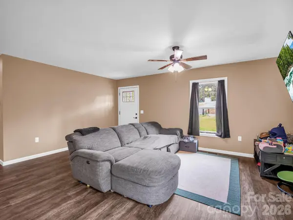47 Heartleaf LN, Columbus, NC 28722