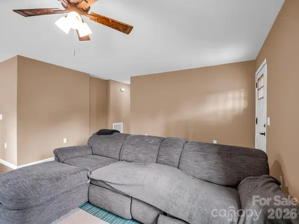 47 Heartleaf LN, Columbus, NC 28722