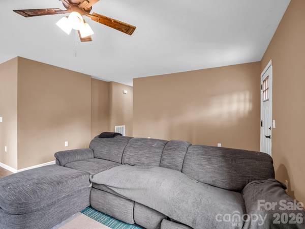 47 Heartleaf LN, Columbus, NC 28722