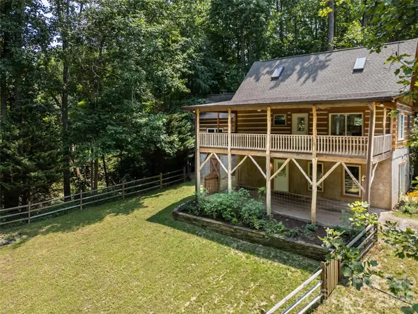 24 Gregory Hill RD, Fairview, NC 28730