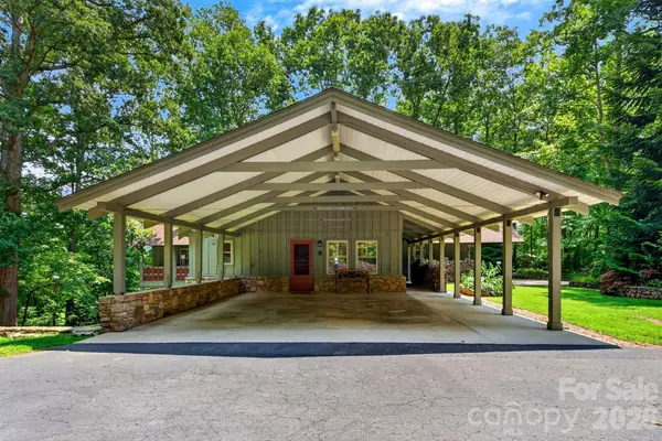 760 Glenn Bridge RD, Arden, NC 28704