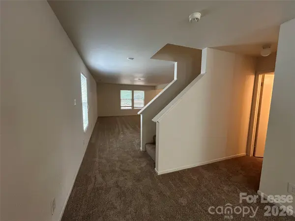 3015 Meadow Knoll DR, Charlotte, NC 28269