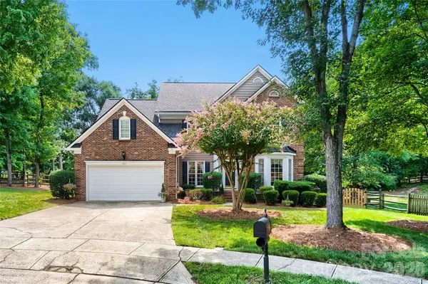 6211 Coleridge CT, Charlotte, NC 28269