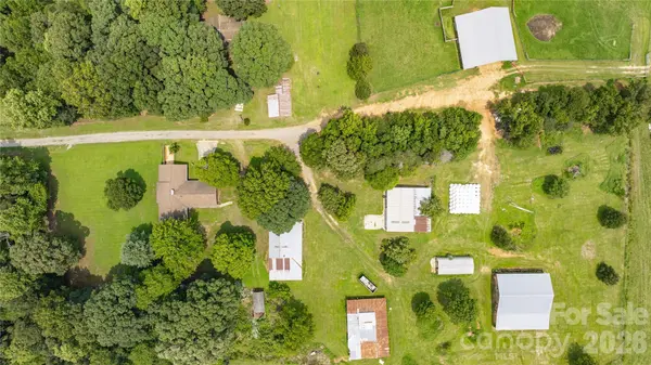 4988 Amick LN, Liberty, NC 27298