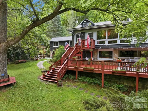 146 Chestnut Walk DR, Waynesville, NC 28786