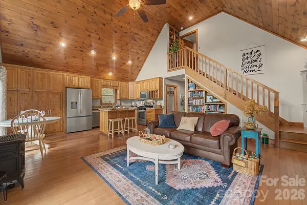 374 Ridgeway ST, Sylva, NC 28779