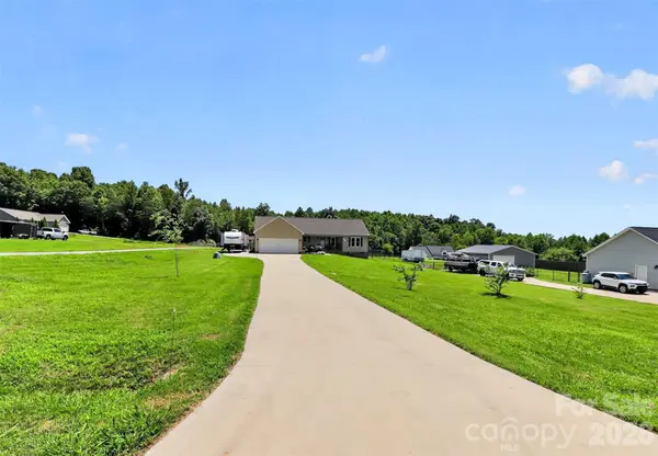 3889 Ritchie RD, Lincolnton, NC 28092