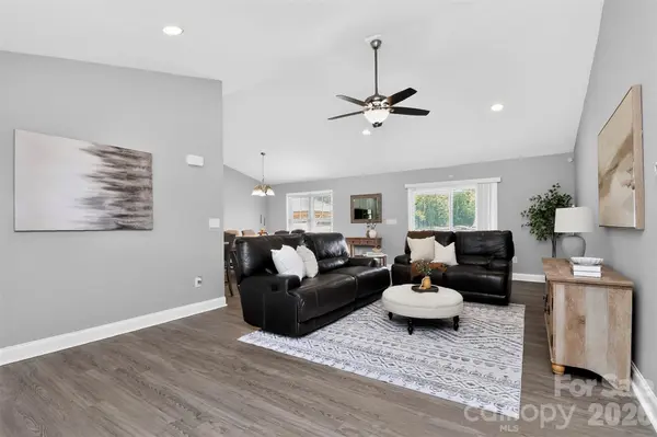 3889 Ritchie RD, Lincolnton, NC 28092