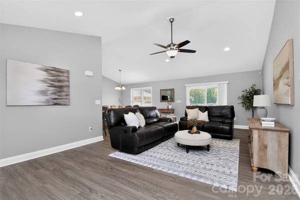 3889 Ritchie RD, Lincolnton, NC 28092