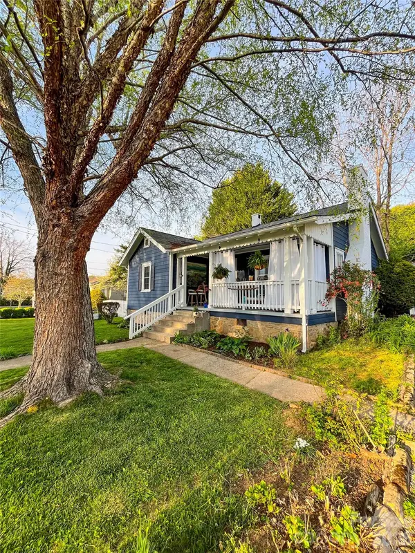 271 Brook ST, Waynesville, NC 28786