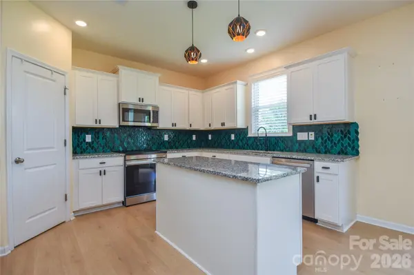 125 Dawn Run LOOP, Mooresville, NC 28115
