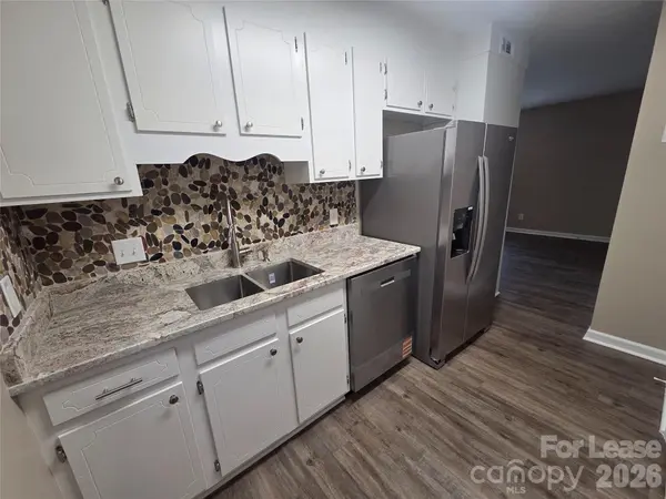 525 12th ST SW #26, Hickory, NC 28602