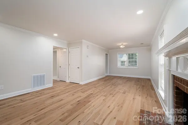 100 Cabell WAY, Charlotte, NC 28211