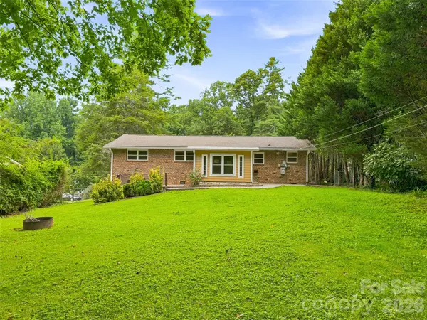 320 Kendale CT, East Flat Rock, NC 28726