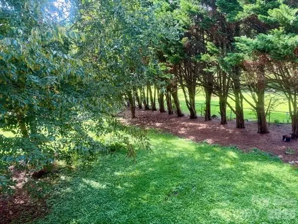 2417 Mt Herman HTS, Hudson, NC 28638