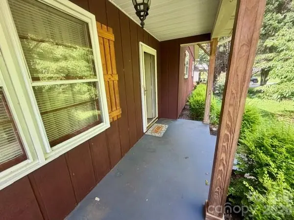 2417 Mt Herman HTS, Hudson, NC 28638
