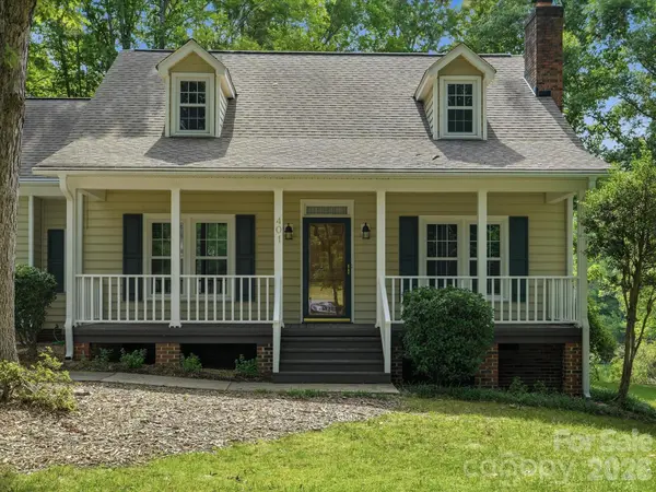 401 Brenwyck CT, Matthews, NC 28105