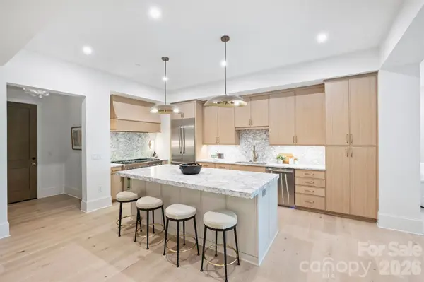 409 Queens RD #301, Charlotte, NC 28207