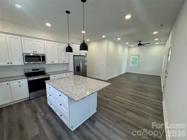 331 E Lowrance AVE, Mooresville, NC 28115