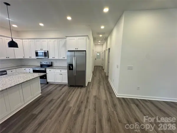 331 E Lowrance AVE, Mooresville, NC 28115