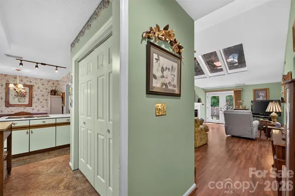 1630 12th ST NE, Hickory, NC 28601