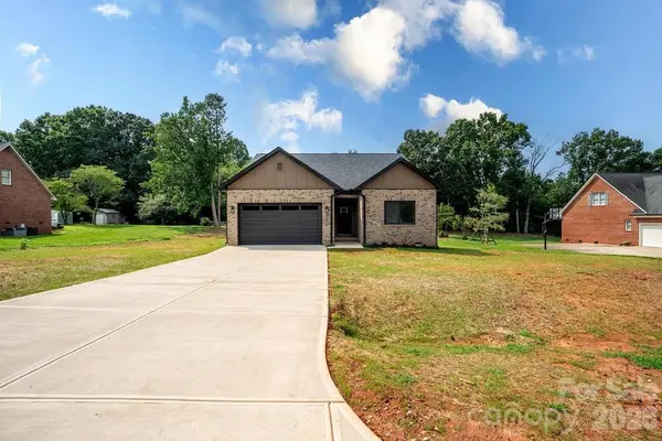 2678 Prince DR, Lincolnton, NC 28092