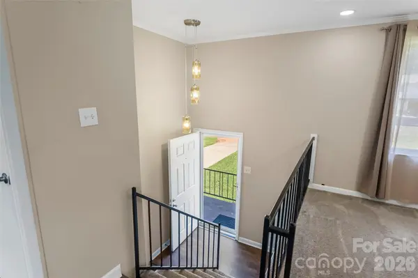 4405 Landing CT, Hickory, NC 28602