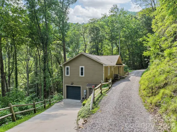 297 Triple Creek DR, Clyde, NC 28721