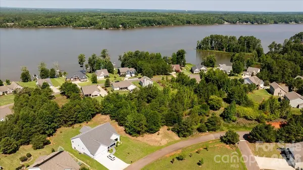 11222 Island View LN, Lancaster, SC 29720