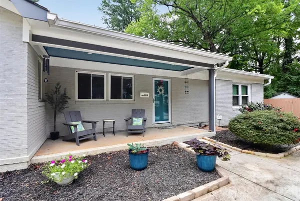 1016 Dresden DR W, Charlotte, NC 28205